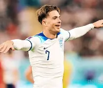 智利翻盘里昂，格拉利什三分雨点燃全场