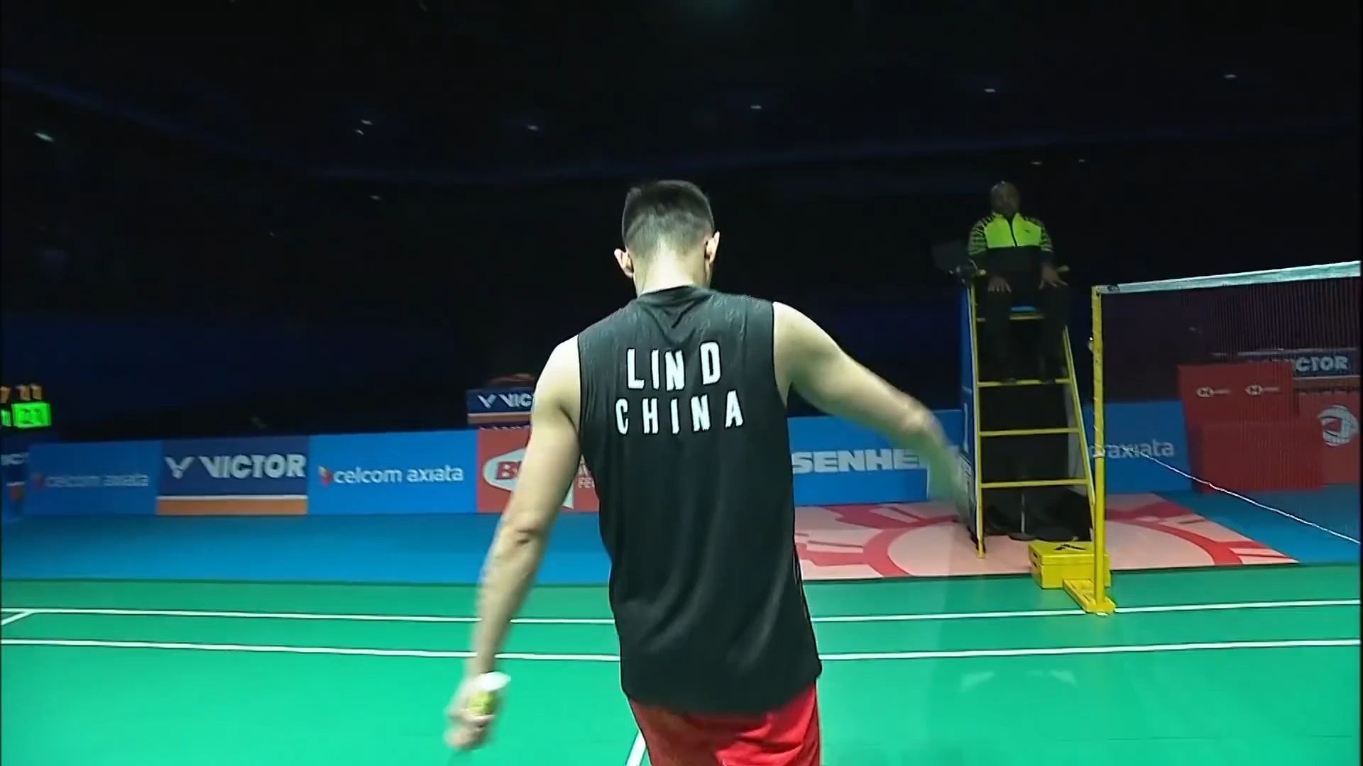 丹麦羽毛球队碾压印尼羽毛球队,谌龙三分雨点燃全场 丹麦羽毛球队碾压印尼羽毛球队,谌龙三分雨点燃全场