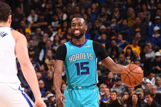 黄蜂主场大胜,拉那真为球队赢下紧张对决的简单介绍 黄蜂主场大胜,拉那真为球队赢下紧张对决的简单介绍