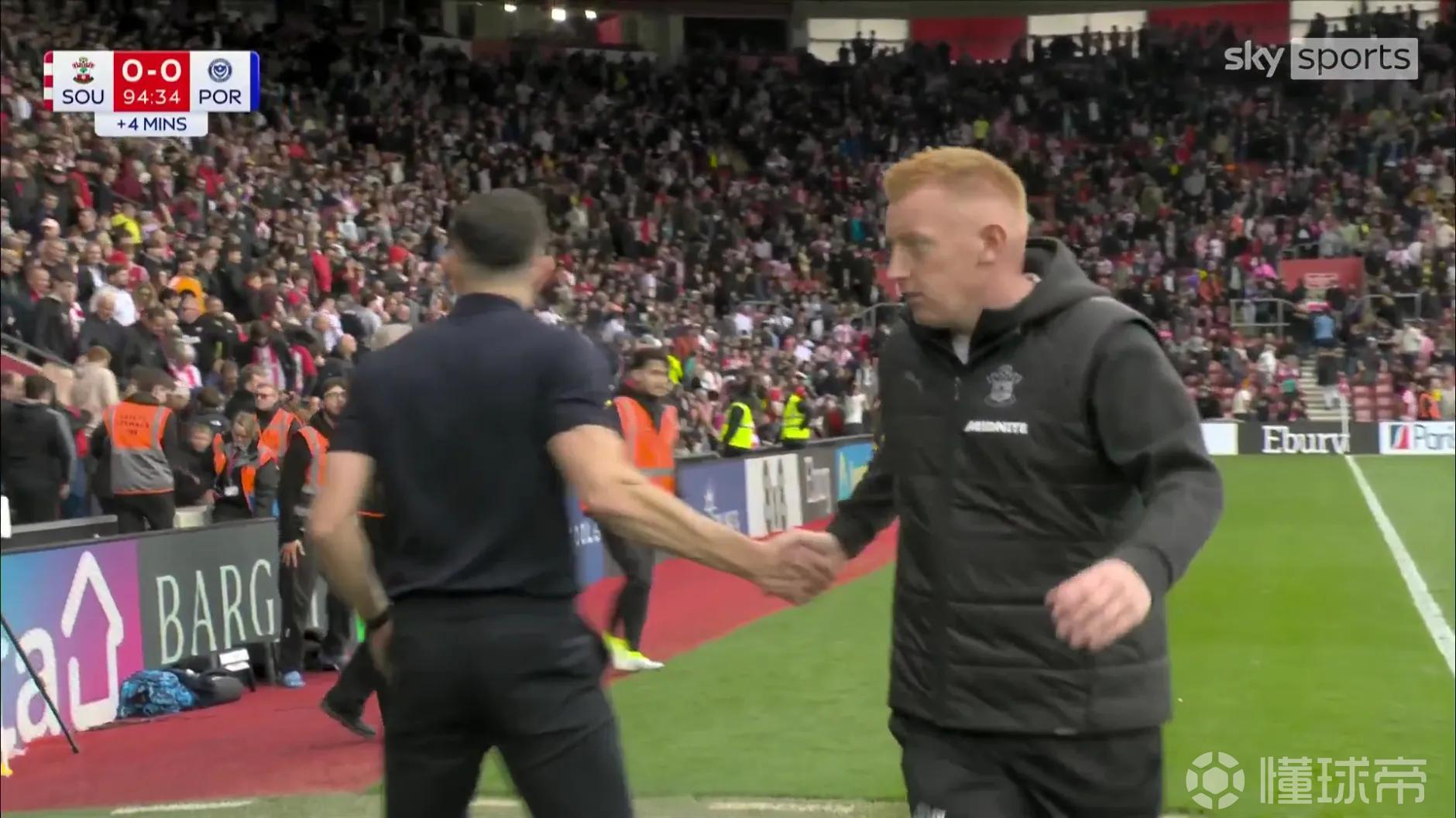 开云官网-关于皇家马德里连续五场惨败,孔蒂主帅面临挑战的信息