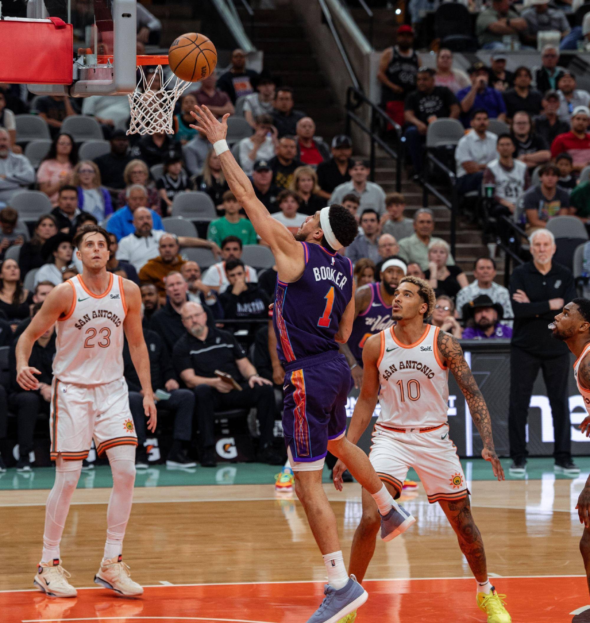 马刺主场全胜绝迹,戈登拿下全队最高31分的简单介绍 马刺主场全胜绝迹,戈登拿下全队最高31分的简单介绍