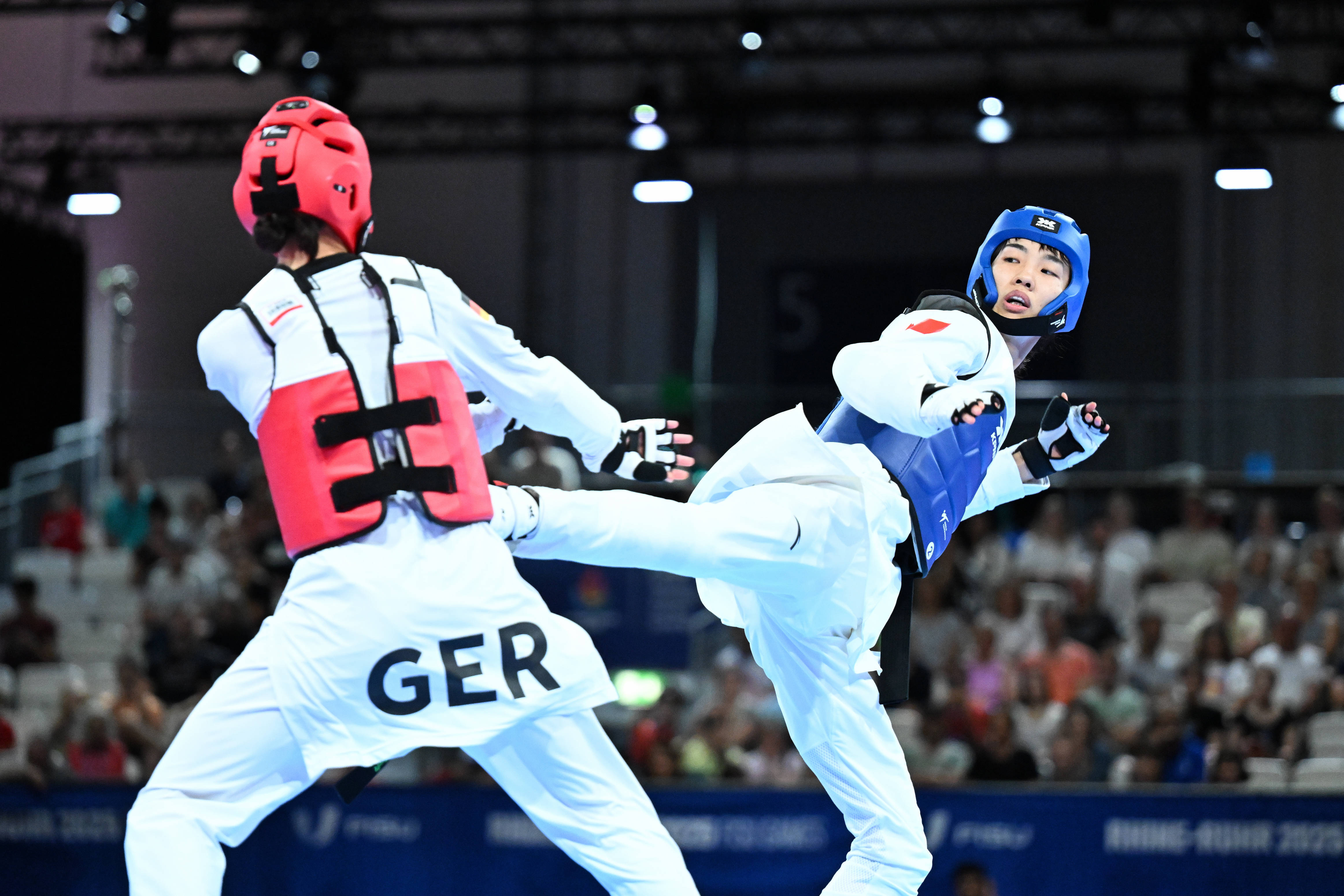 跆拳道选手技压群雄,中国队战胜对手夺冠的简单介绍 跆拳道选手技压群雄,中国队战胜对手夺冠的简单介绍